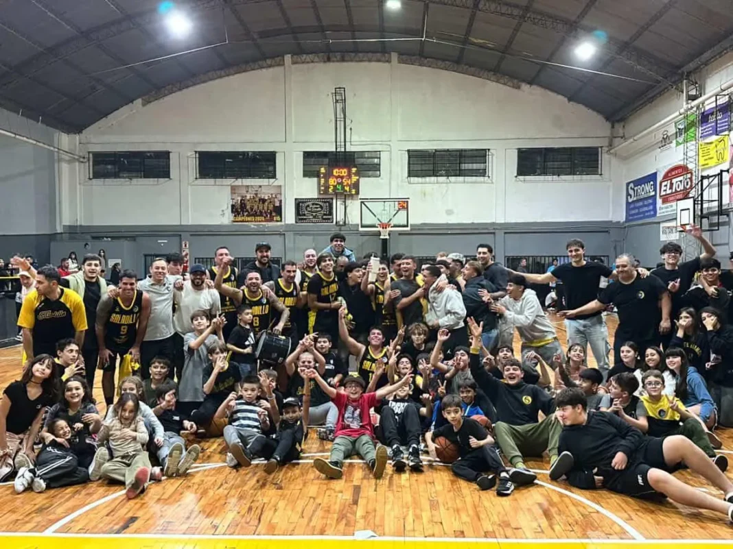 Partido de básquet en Rosario