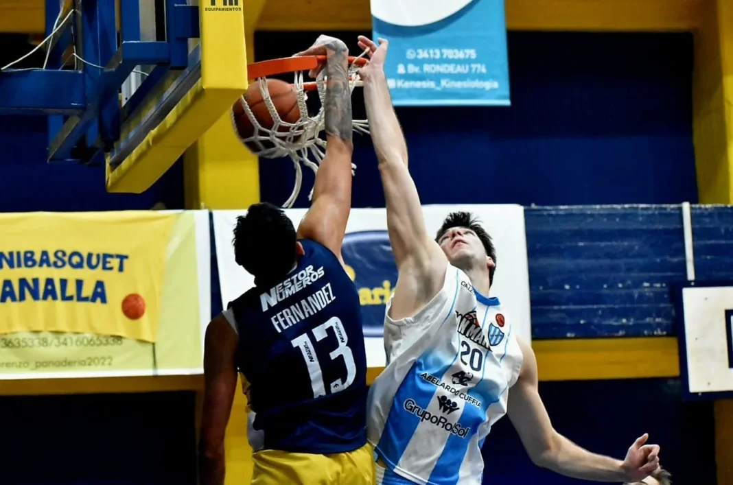 Partido de básquet entre Central y San Martín en el Cruce Alberdi