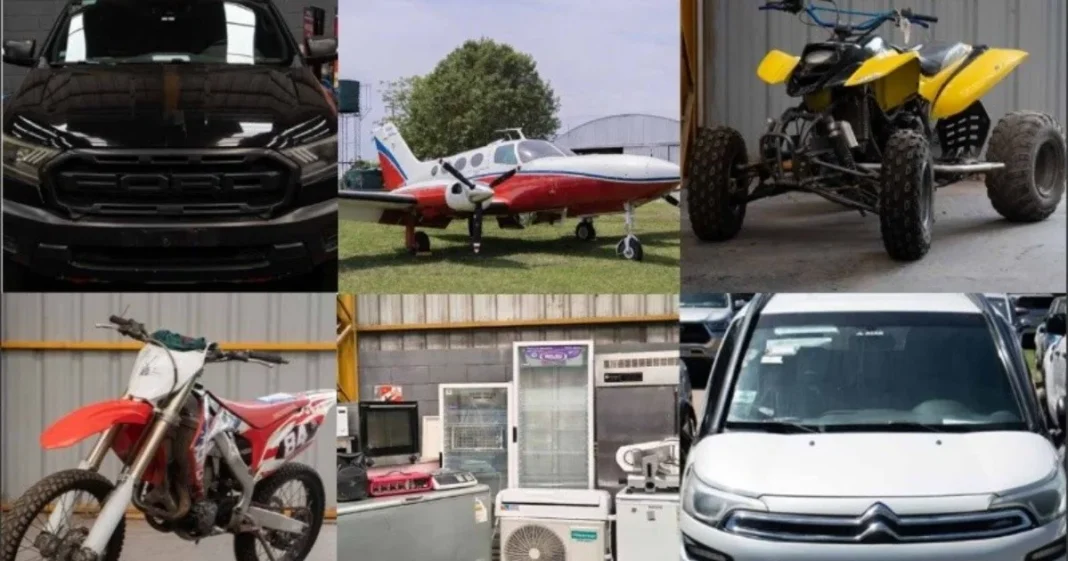 Avión Cessna 402 A en pista, objeto de disputa judicial en Santa Fe.