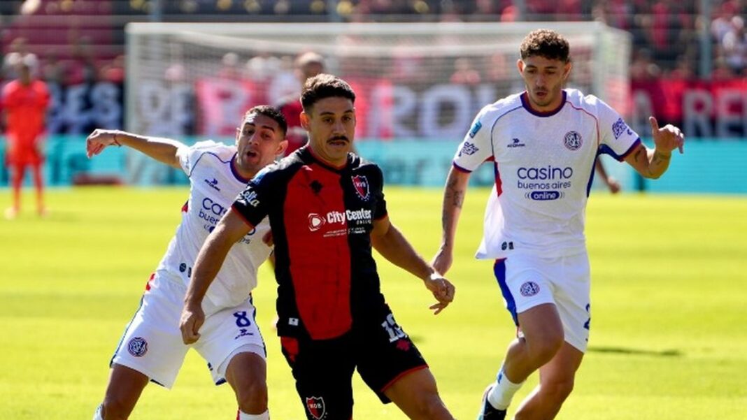 Matías Cóccaro durante un entrenamiento de Newell's en el predio de Bella Vista
