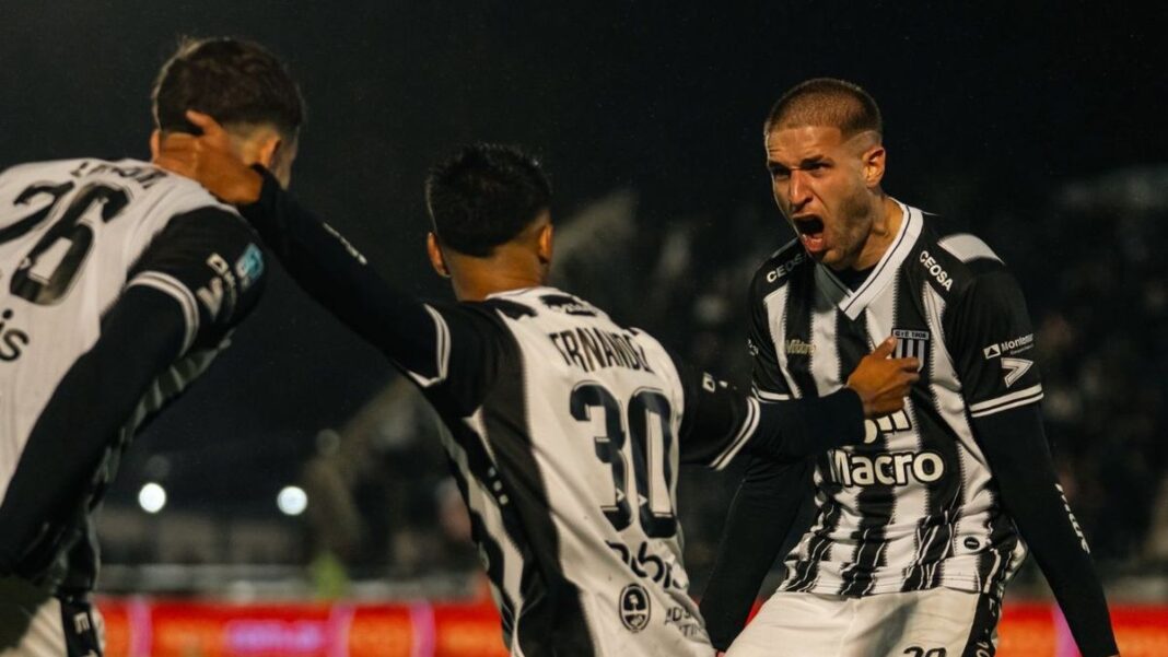 Agustín Módica celebra un gol con la camiseta de Gimnasia y Esgrima de Mendoza
