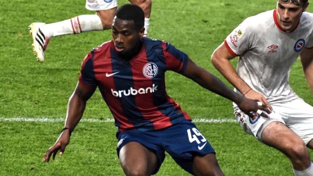 Diego Perea, futbolista colombiano de Sportivo Barracas, en un video de TikTok pidiendo ayuda