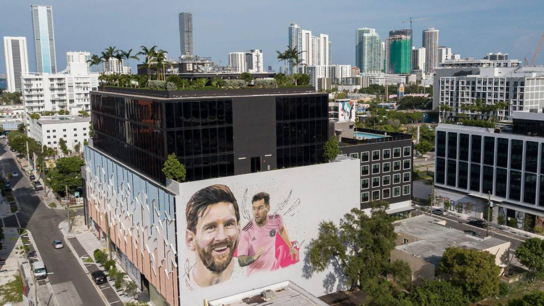 Lionel Messi en Miami con atractivos turísticos de fondo
