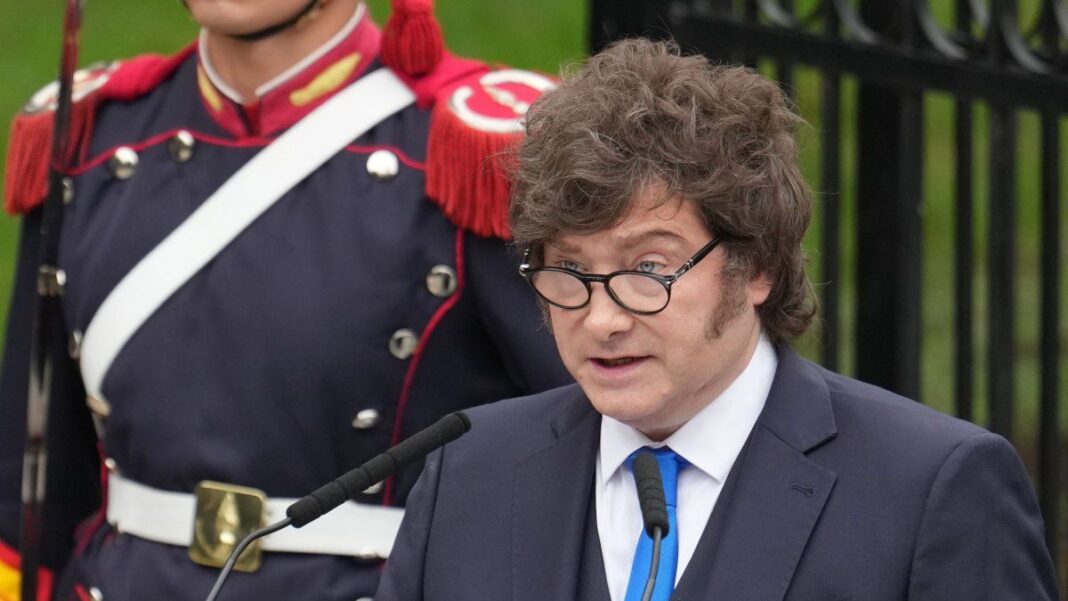 Presidente Javier Milei durante el acto por el 44° aniversario de la guerra de Malvinas en la plaza San Martín.