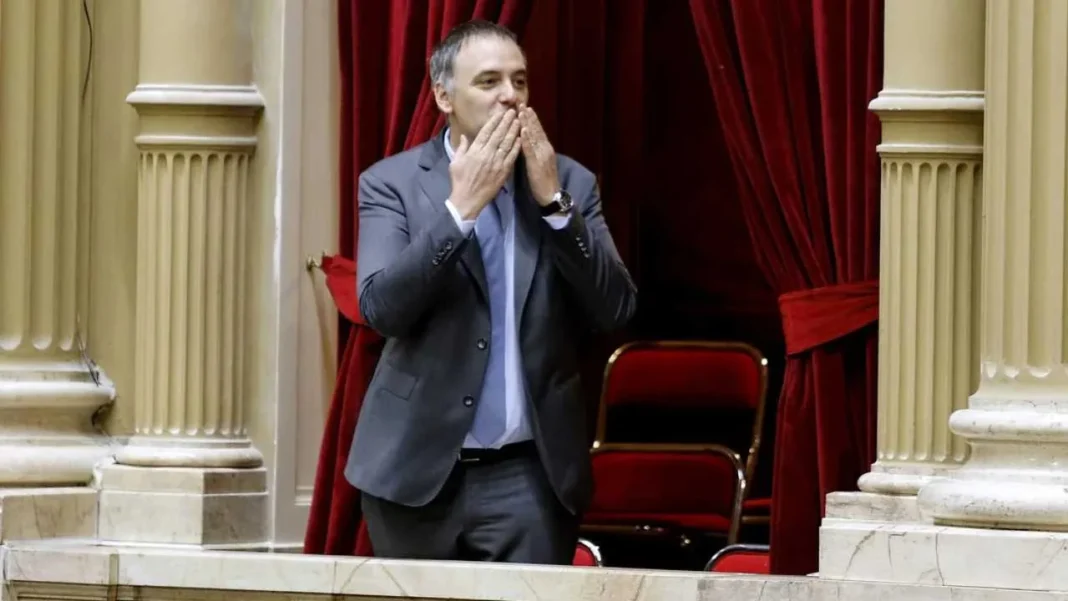 Javier Milei y Manuel Adorni en el Congreso