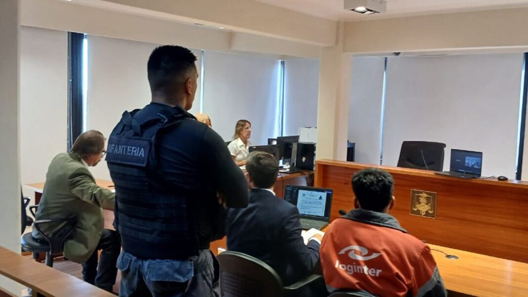Acceso a la torre judicial de San Jorge, donde se desarrolló la audiencia.