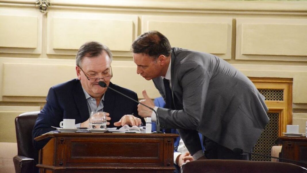 Senadores de Santa Fe en sesión legislativa