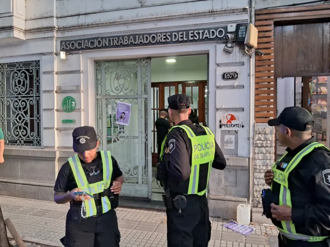 Fachada de la sede de ATE Rosario en calle San Lorenzo