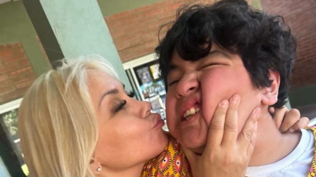 Verónica Ojeda hablando en público sobre el caso