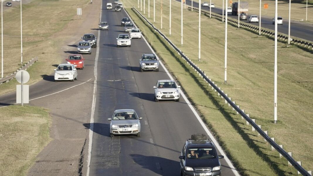 Autopista a Córdoba cerca de Leones con señal de peaje
