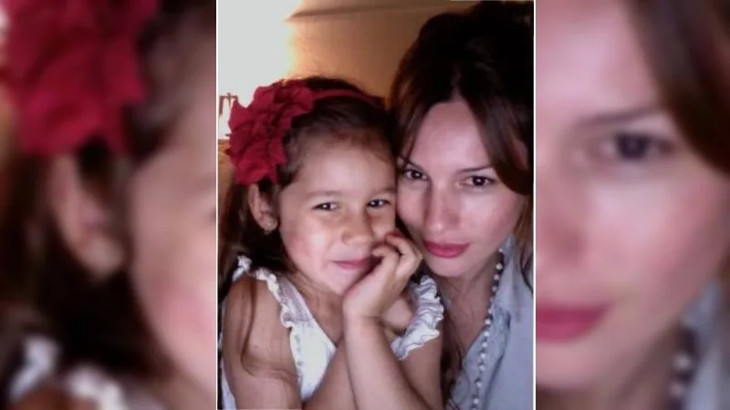 Carolina Pampita Ardohain junto a su hija Blanca en una foto de archivo