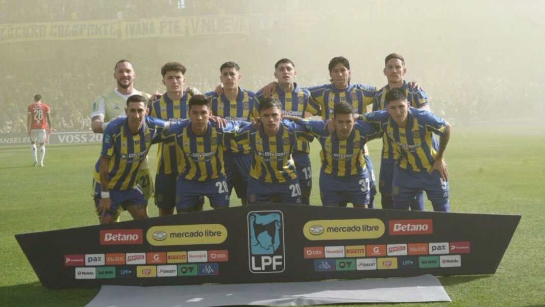 Giovanni Cantizano festeja su gol ante Independiente en el Gigante de Arroyito