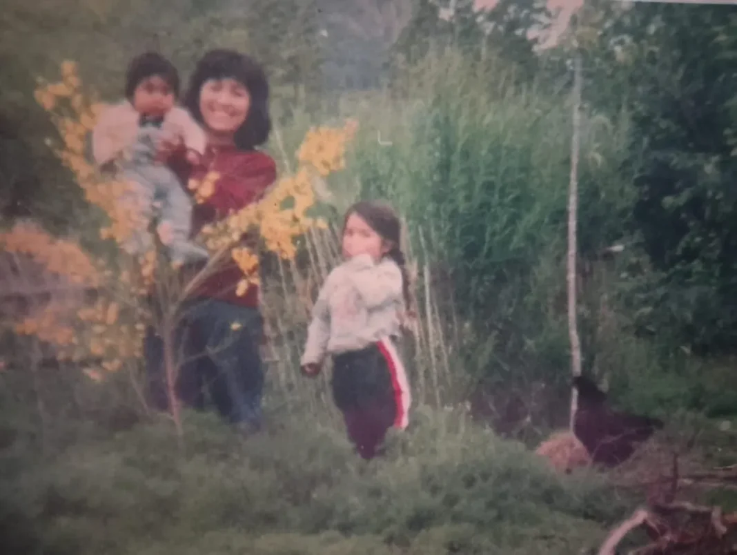 Miembros de la comunidad mapuche Lof Inalef en Mallín Ahogado, Río Negro
