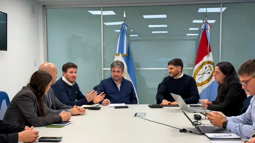 Federico Angelini y Maximiliano Pullaro en reunión del Ministerio de Seguridad de Santa Fe