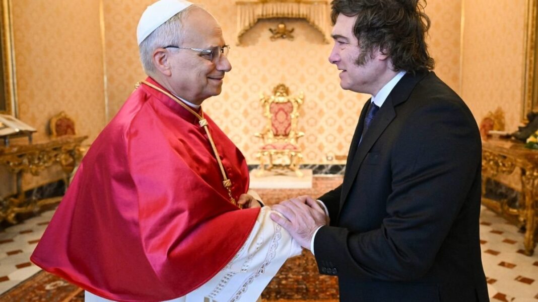 Papa León XIV durante una audiencia en el Vaticano