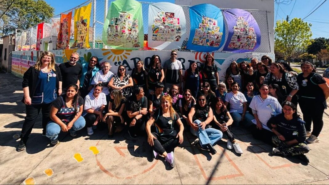 Festejo del 50° aniversario del jardín de infantes Arco Iris en barrio Francetti