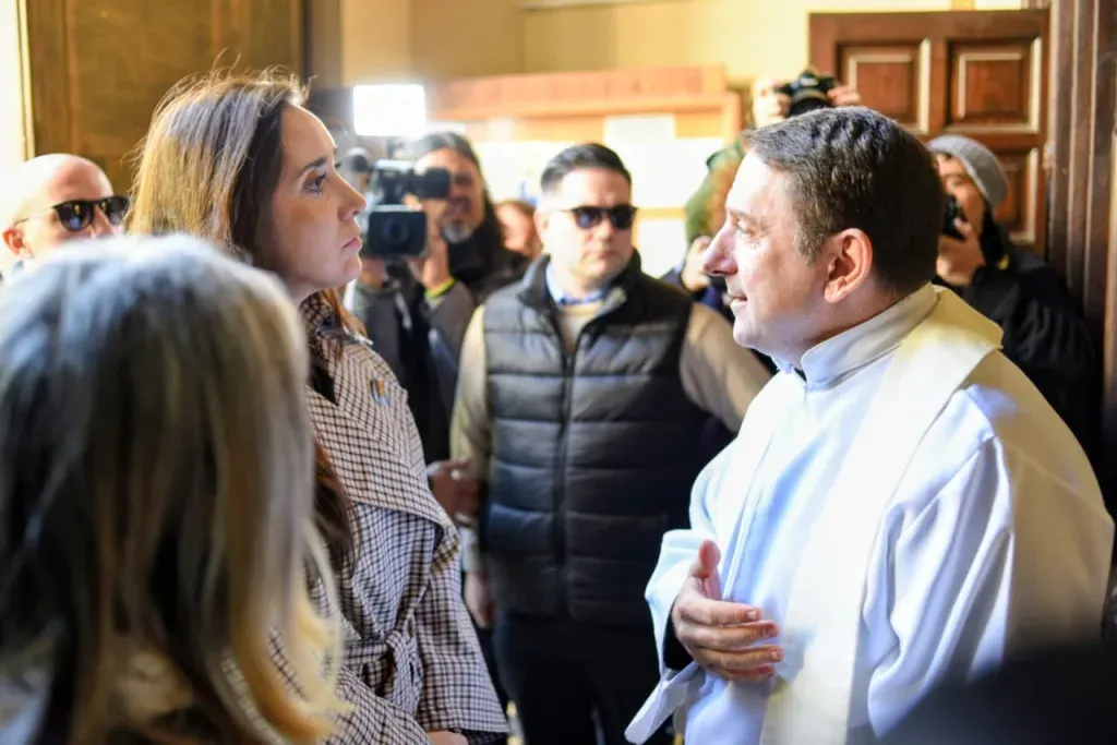 Vicepresidenta Victoria Villarruel en la Catedral de Rosario