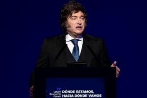 Javier Milei hablando en el Latam Economic Forum en Parque Norte