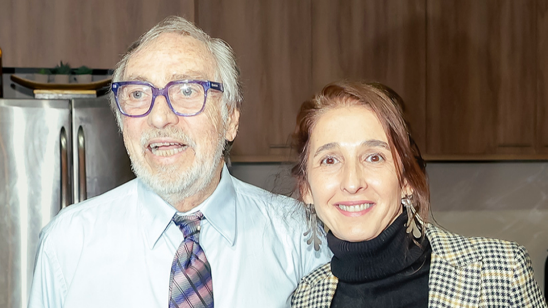 Paula Benavente, pareja de Luis Brandoni, en el homenaje al actor