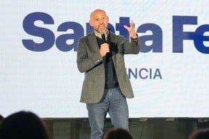 Ministro Gustavo Puccini durante la presentación de la 4° Ronda de Negocios en Santa Fe