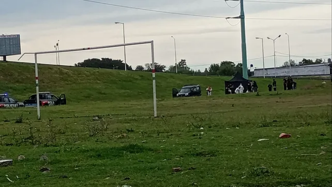 Policía de Investigaciones durante allanamiento en Santa Fe