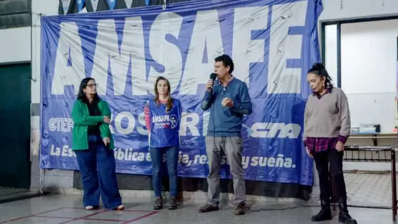 Docentes de Amsafé en una asamblea