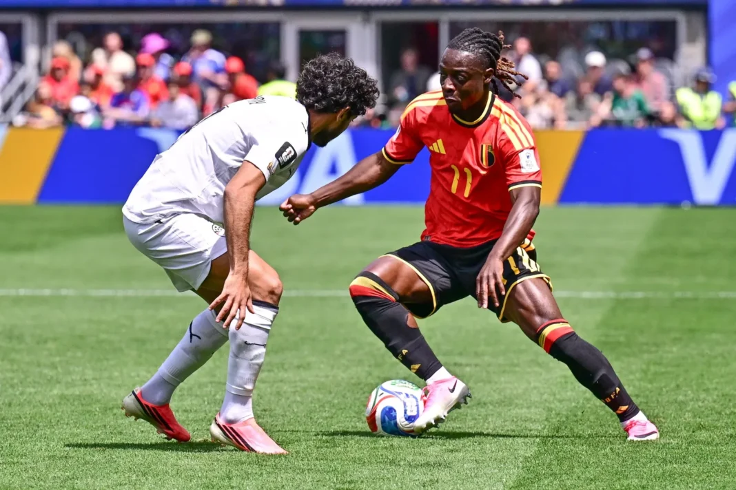 Jugadores de Bélgica y Egipto durante el partido del Mundial 2026