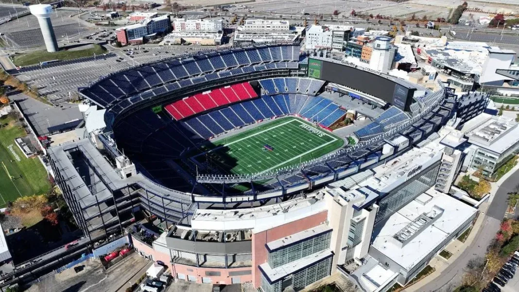 Vista panorámica de Boston con el Gillette Stadium al fondo