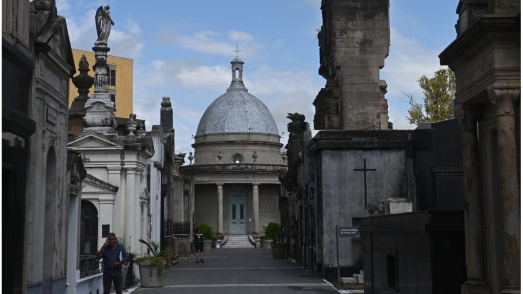 Vista del Cementerio Municipal de Santa Fe, con sus instalaciones y el crematorio