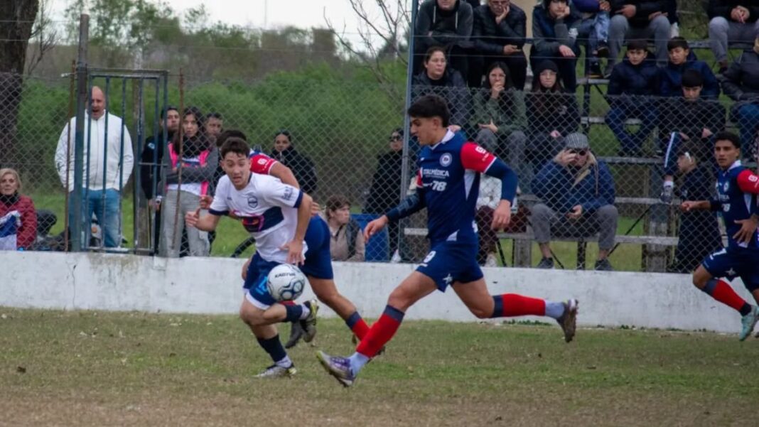 Partido de fútbol Copa Santa Fe entre Central Córdoba y Central Argentino de Fighiera