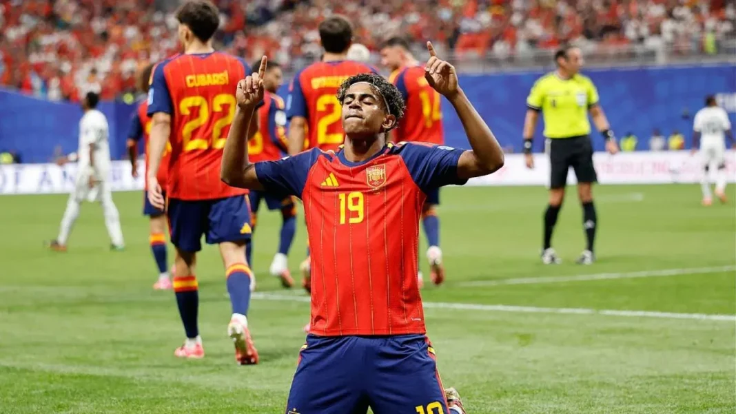 Jugadores de España celebran un gol durante el partido contra Arabia Saudita en el Mundial 2026