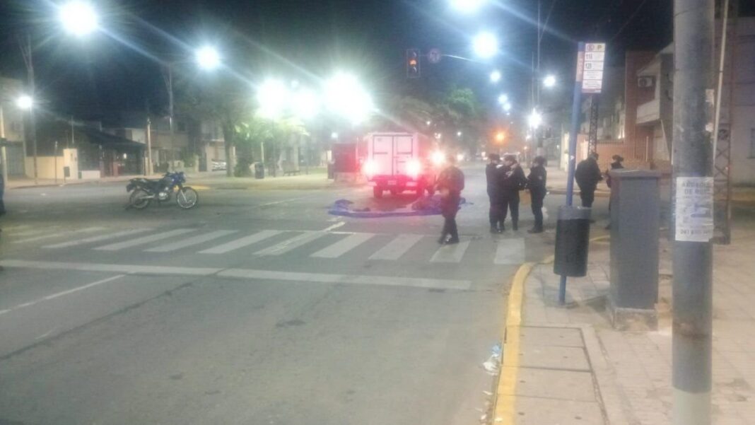 Intersección de bulevar Oroño donde ocurrió el choque fatal entre una motocicleta y un colectivo