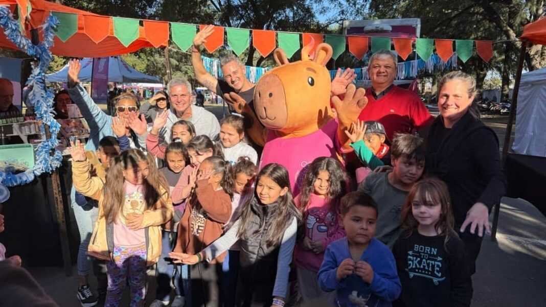 Fan Fest itinerante de los Juegos Suramericanos 2026 en la plaza del Ferroviario de Villa Gobernador Gálvez