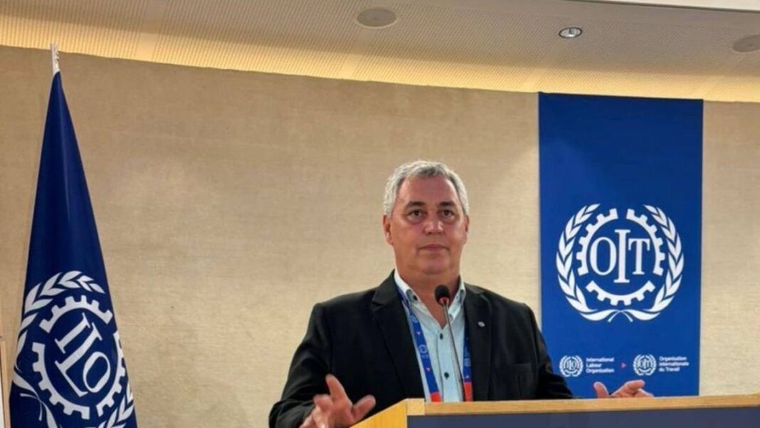 Raúl Héctor Rivas hablando en la 114ª Conferencia Internacional del Trabajo en Ginebra