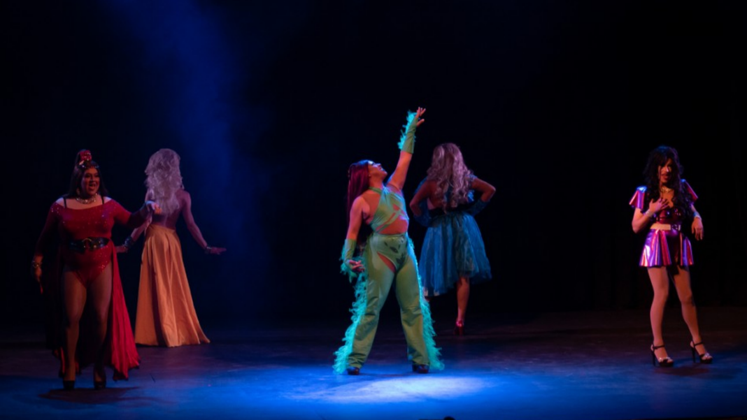 Teatro Municipal La Comedia de Rosario durante la Gala del Orgullo