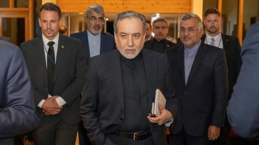 Delegaciones de Irán y Estados Unidos en negociaciones de paz en Suiza