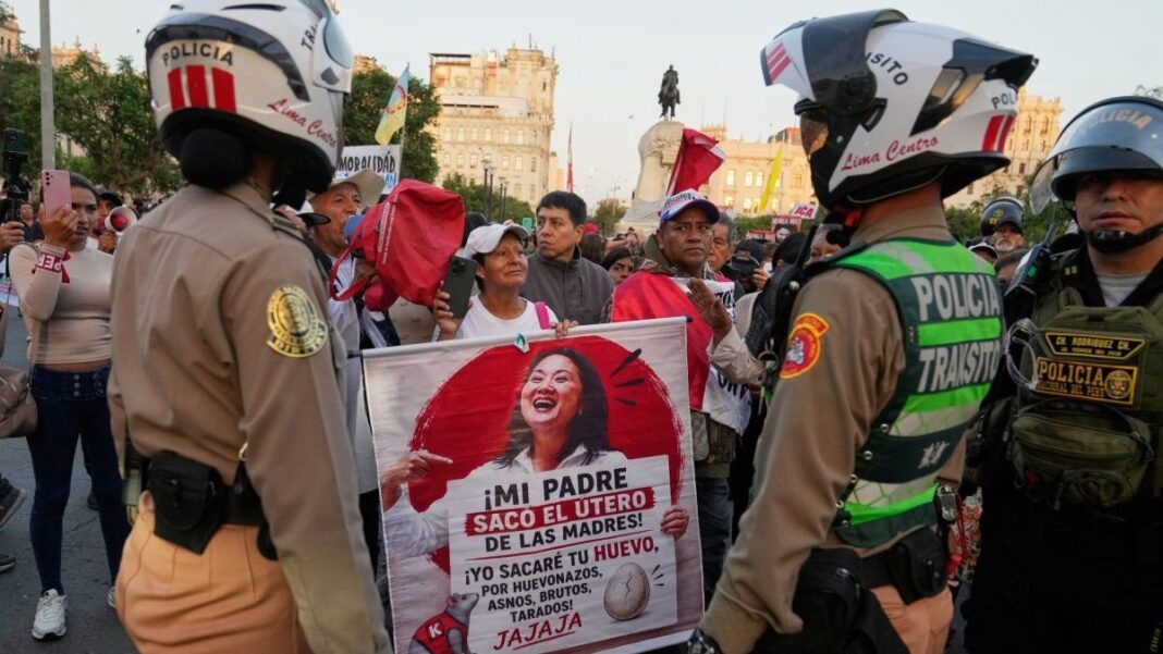 Keiko Fujimori durante un acto de campaña electoral en Perú
