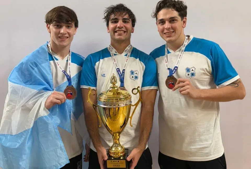 Equipo argentino Los Topitos en el podio del Mundial para Sordos