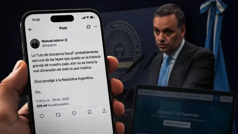 Manuel Adorni, jefe de Gabinete, en una conferencia de prensa
