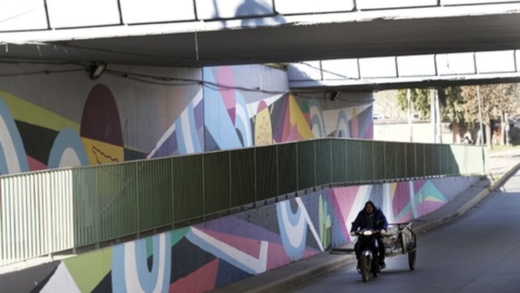 Mural en puente de Circunvalación en Rosario