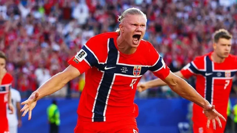 Jugadores de Noruega celebrando un gol durante el partido contra Irak en el Mundial