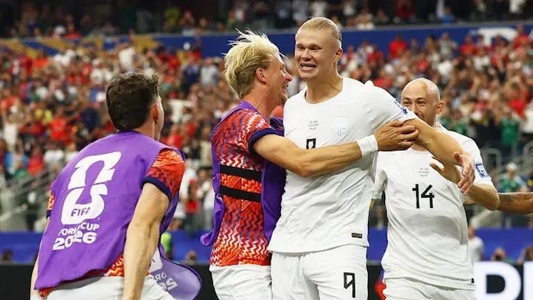 Jugadores de Noruega celebrando tras un gol en el partido contra Costa de Marfil en Dallas