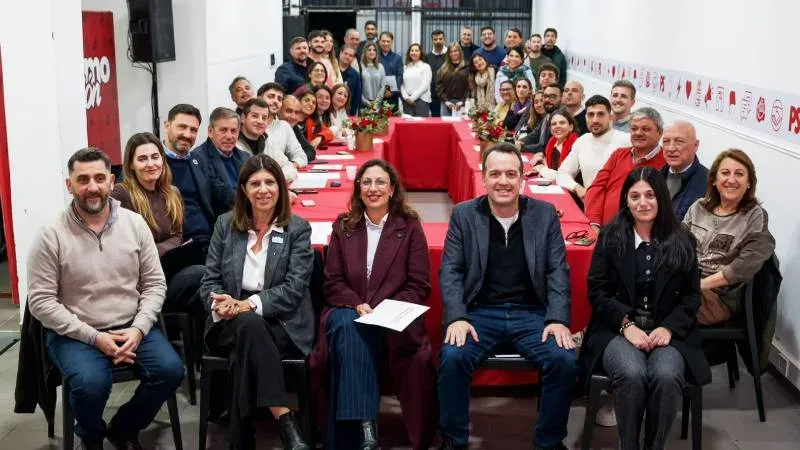 Reunión del Partido Socialista de Santa Fe con autoridades partidarias