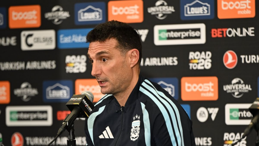 Lionel Scaloni durante el amistoso entre Argentina e Islandia en Alabama