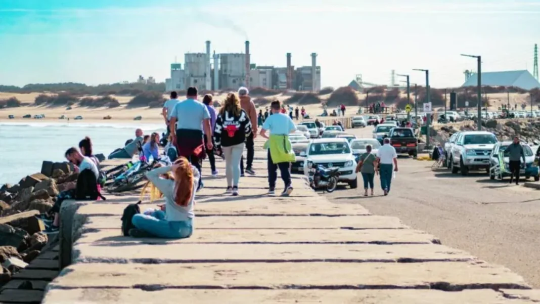 Turistas en un destino argentino durante el fin de semana largo de Güemes 2026