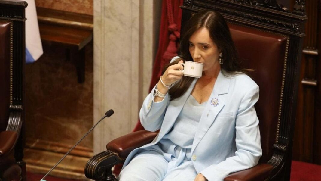 Victoria Villarruel en el Senado de la Nación durante reunión con Luis Michelli