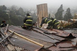 Vista de inundaciones y daños por temporales en Valparaíso, Chile