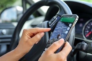 Auto de aplicación de viajes en la ciudad de Santa Fe