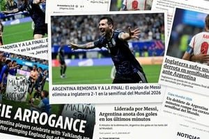 Jugadores de la Selección Argentina celebrando la victoria sobre Inglaterra en la semifinal del Mundial 2026
