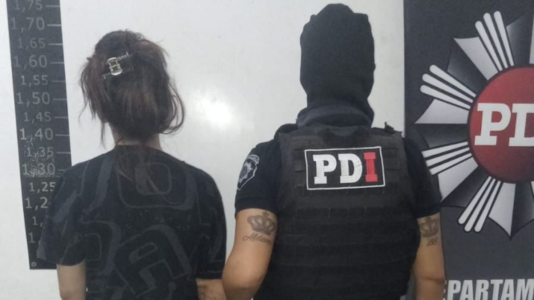 Fachada de vivienda en Bielsa al 6400, barrio Ludueña, tras ataque con bomba molotov